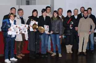 Foto di gruppo  di premiati e giuria